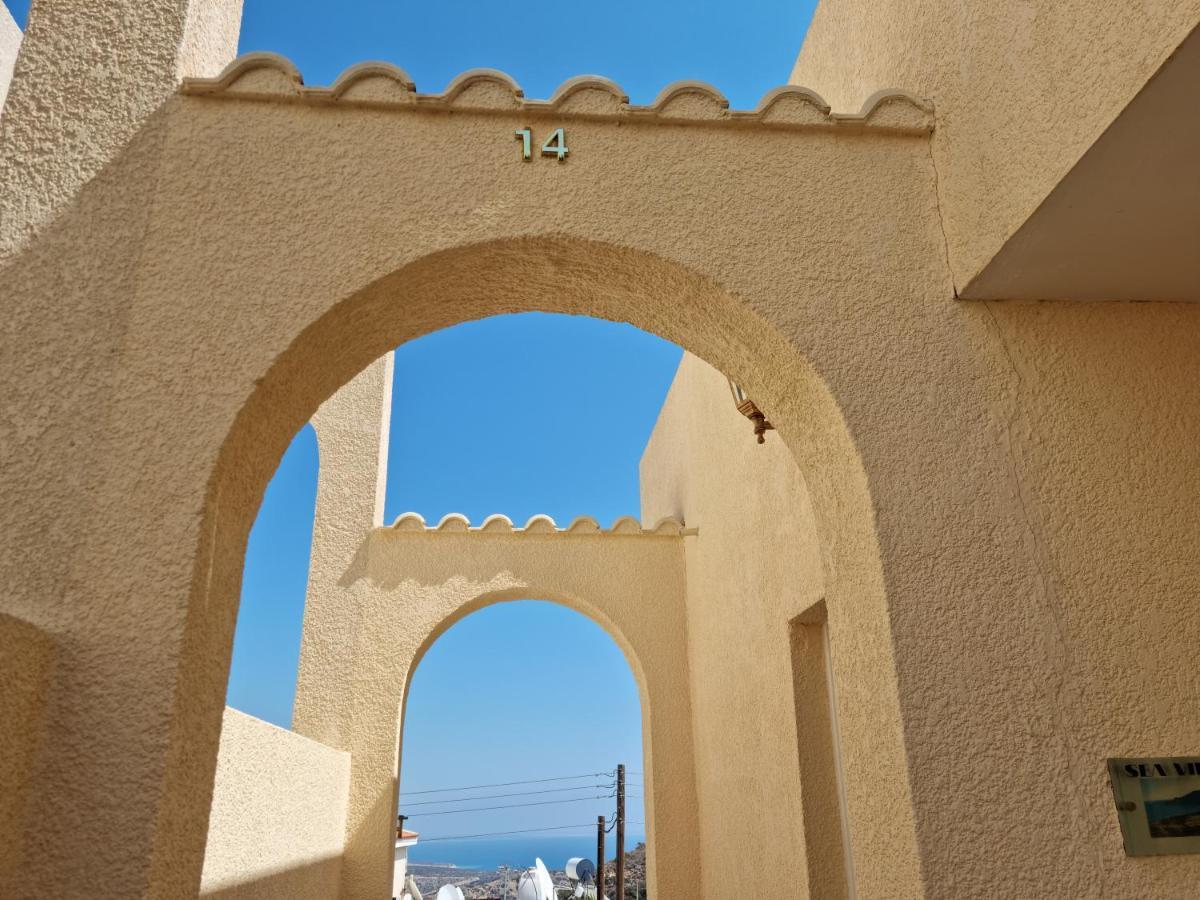 ピッソウリ Gorgeous Seaview Houseヴィラ エクステリア 写真